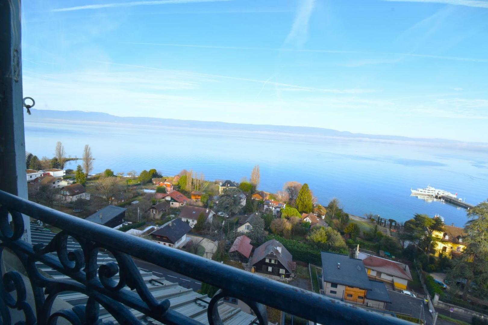 Appartement Avec Vue 180 Sur Le Lac Leman Thonon-les-Bains Luaran gambar